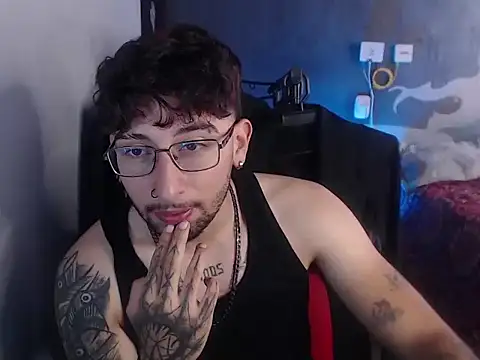 Snapshot of Dereck_Dickson chatting on 10.22.25 Dereck Dickson online show from 10.22.25