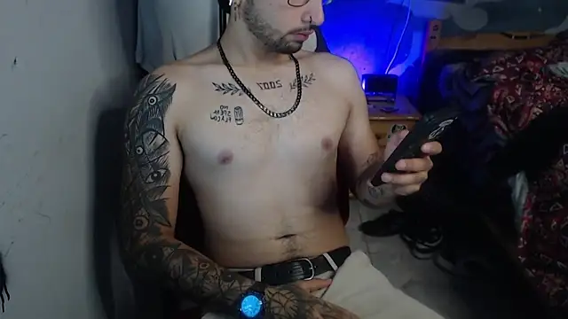 Snapshot of Dereck_Dickson chatting on 11.03.25 Dereck Dickson online show from 11.03.25