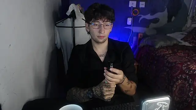 Snapshot of Dereck_Dickson chatting on 12.01.25 Dereck Dickson online show from 12.01.25