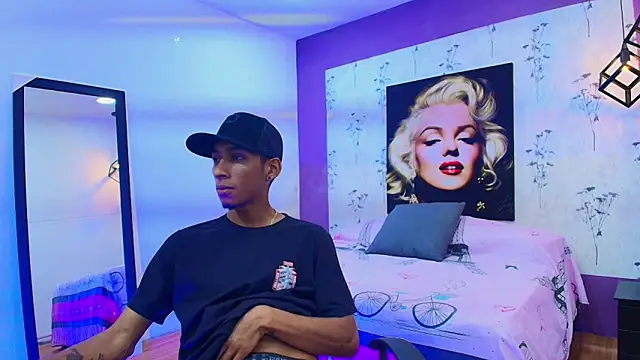 Snapshot of alejandro_king1 chatting on 02.14.25 alejandro king1 online show from 02.14.25