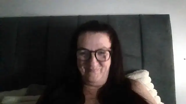 Snapshot of Tillieuk chatting on 06.10.26 Tillieuk online show from 06.10.26