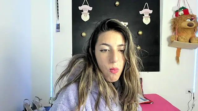 Snapshot of queen-natty chatting on 12.12.24 queen-natty online show from 12.12.24