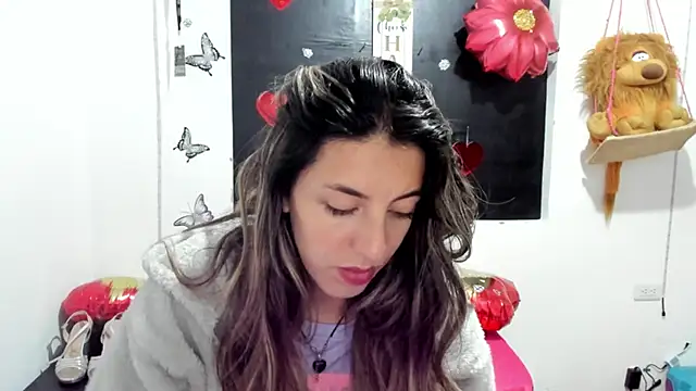 Snapshot of queen-natty chatting on 03.01.25 queen-natty online show from 03.01.25