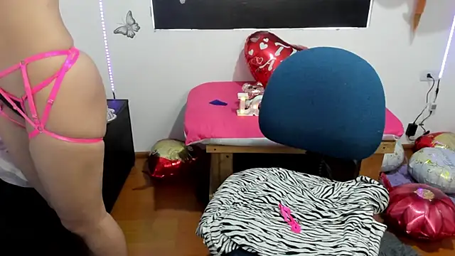 Snapshot of queen-natty chatting on 03.06.25 queen-natty online show from 03.06.25