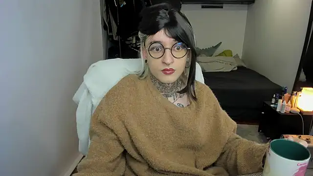 ShiiraVelkor online show from 10.22.25