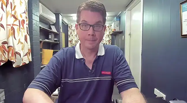 tilobinder online show from 03.10.25