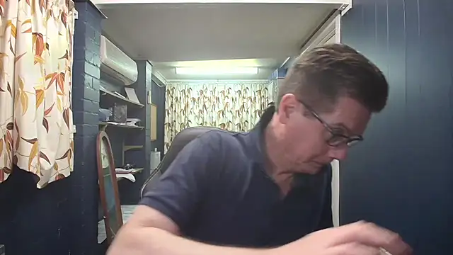 tilobinder online show from 10.10.25