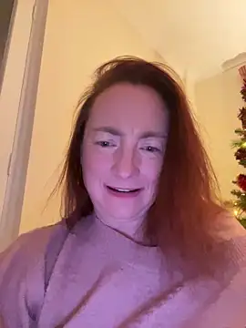 Snapshot of LouiseTswing chatting on 01.02.25 LouiseTswing online show from 01.02.25