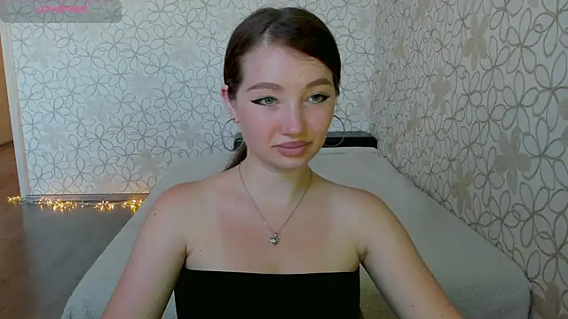 Snapshot of Lissa_Cristal chatting on 06.28.26 Lissa Cristal online show from 06.28.26