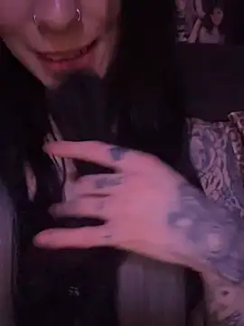 Snapshot of MissMidnightUK chatting on 01.19.26 MissMidnightUK online show from 01.19.26