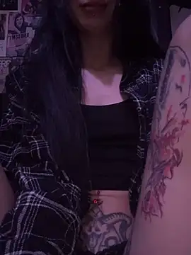 Snapshot of MissMidnightUK chatting on 02.05.26 MissMidnightUK online show from 02.05.26