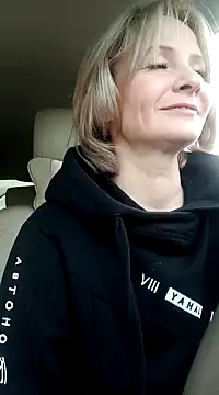 Snapshot of Milen_Milf chatting on 12.15.24 Milen Milf online show from 12.15.24