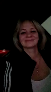 Snapshot of Milen_Milf chatting on 12.18.24 Milen Milf online show from 12.18.24