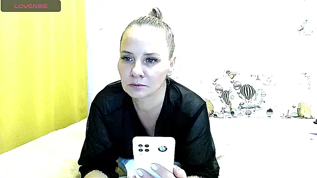 Snapshot of Milen_Milf chatting on 02.04.25 Milen Milf online show from 02.04.25