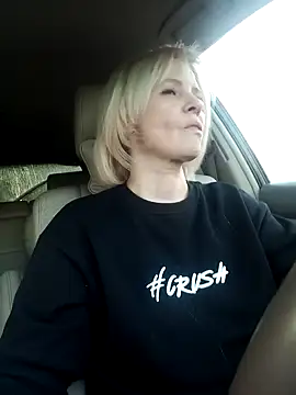 Snapshot of Milen_Milf chatting on 02.05.25 Milen Milf online show from 02.05.25