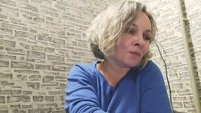 Snapshot of EdithManning chatting on 01.24.25 EdithManning online show from 01.24.25