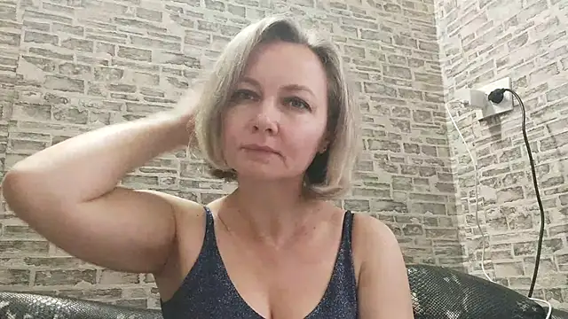 Snapshot of EdithManning chatting on 01.30.25 EdithManning online show from 01.30.25