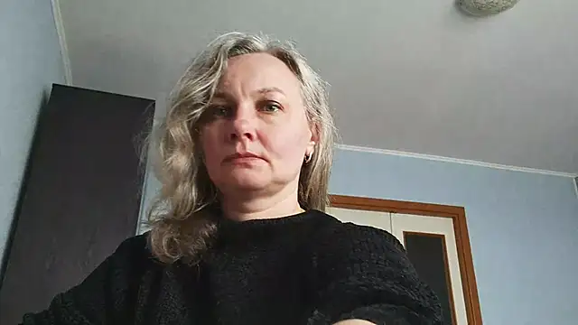 Snapshot of EdithManning chatting on 04.25.26 EdithManning online show from 04.25.26