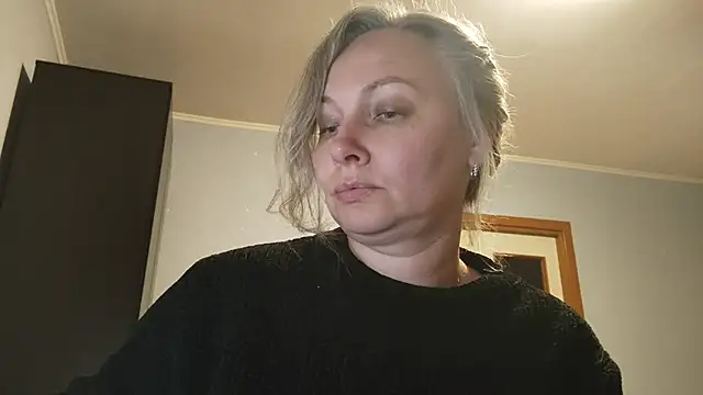 Snapshot of EdithManning chatting on 05.01.26 EdithManning online show from 05.01.26