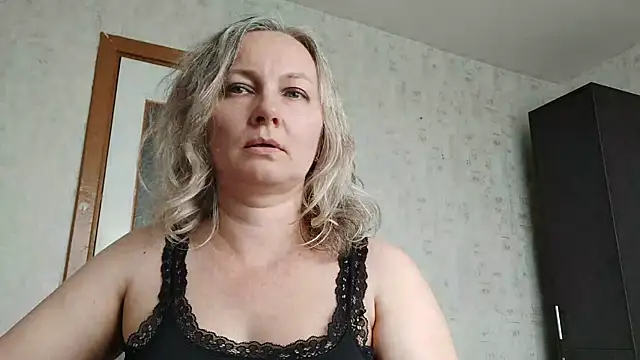 Snapshot of EdithManning chatting on 07.20.26 EdithManning online show from 07.20.26