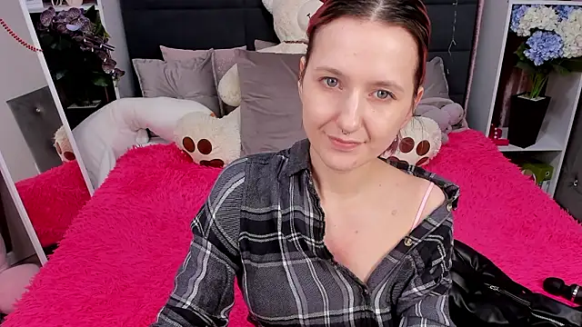 Snapshot of MiaKarlos chatting on 02.16.26 MiaKarlos online show from 02.16.26