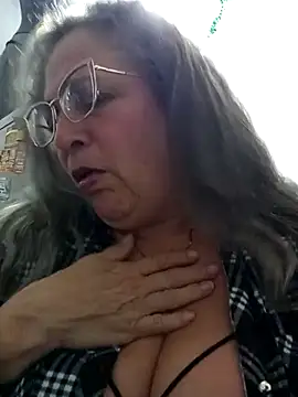 Snapshot of miisevvie_ chatting on 02.21.25 miisevvie  online show from 02.21.25