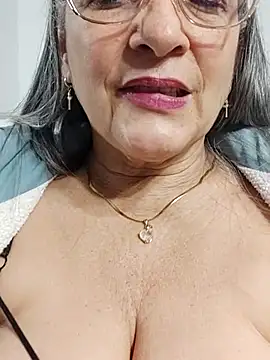 Snapshot of miisevvie_ chatting on 03.03.25 miisevvie  online show from 03.03.25