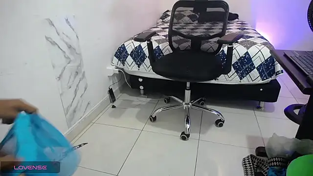 Zaya Smith online show from 12.24.24