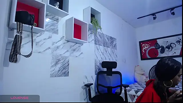 Zaya Smith online show from 02.18.25