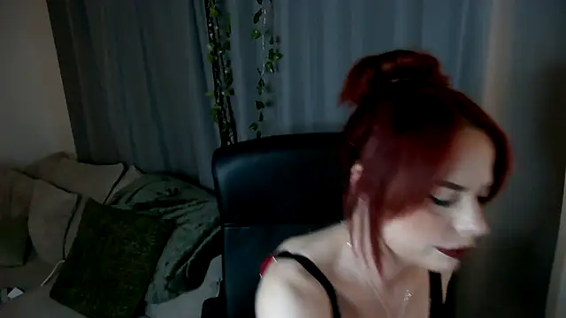 livelovelanaUk online show from 11.05.25