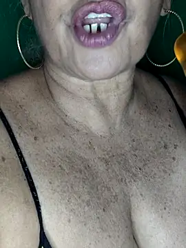 Kasandra Ho online show from 11.11.25