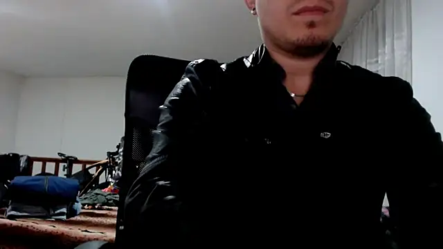 Snapshot of dragon1006 chatting on 02.11.25 dragon1006 online show from 02.11.25