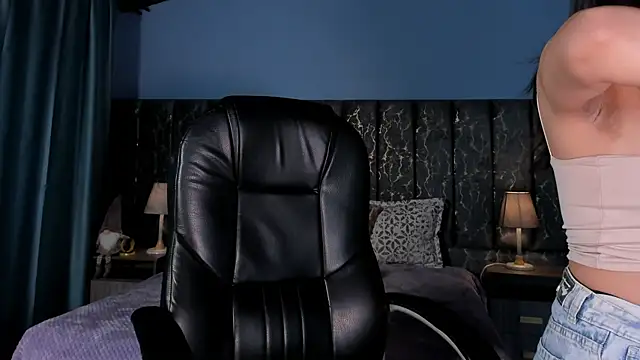 Snapshot of Lea_velle chatting on 05.27.26 Lea velle online show from 05.27.26