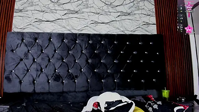 Emelyyy  online show from 12.14.24