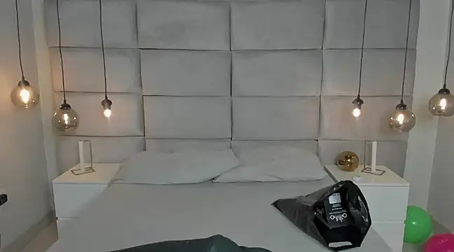 Snapshot of King_Dante_ chatting on 12.28.24 King Dante online show from 12.28.24