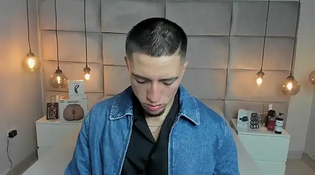 Snapshot of King_Dante_ chatting on 02.12.25 King Dante online show from 02.12.25