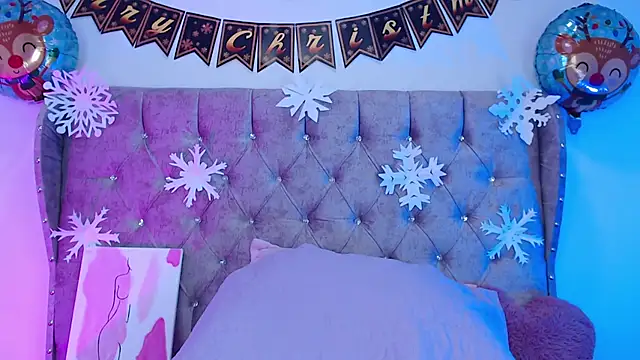 Snapshot of agatha_97_ chatting on 12.18.24 agatha 97 online show from 12.18.24