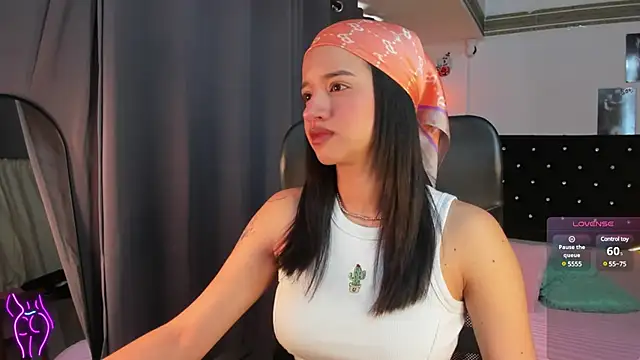 emilyrouxe online show from 12.22.24