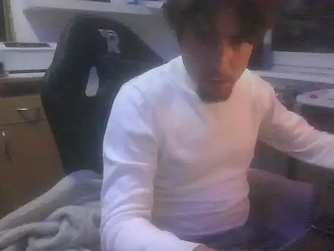 Snapshot of Shyguyfuckit chatting on 10.17.25 Shyguyfuckit online show from 10.17.25