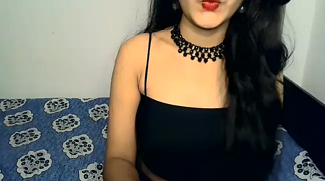 SUZY FROMUS online show from 01.05.25