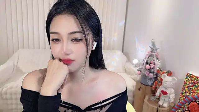 K-moumou online show from 12.18.24