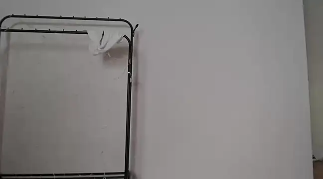 Snapshot of ElliaSquirtGirl chatting on 02.05.25 ElliaSquirtGirl online show from 02.05.25