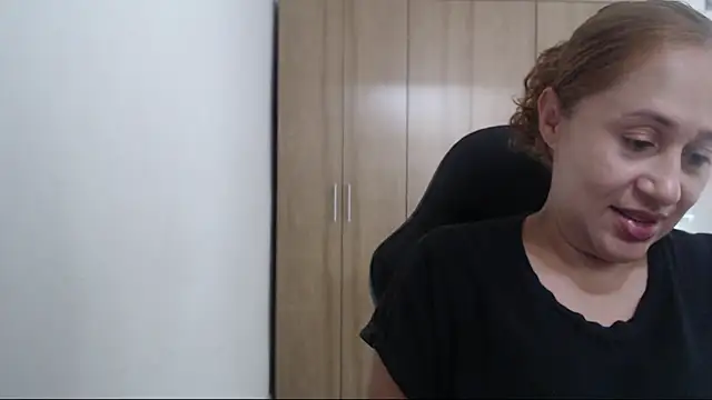 Snapshot of RoxanaLove9 chatting on 05.16.26 RoxanaLove9 online show from 05.16.26
