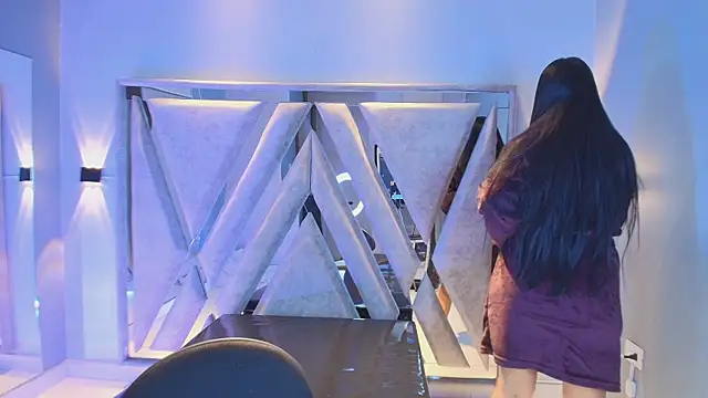 Annie9  online show from 02.18.26