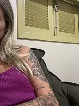 hotskinny1 online show from 03.13.25