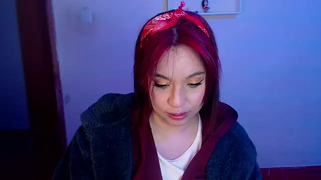 Snapshot of annie3 chatting on 12.21.24 annie3 online show from 12.21.24
