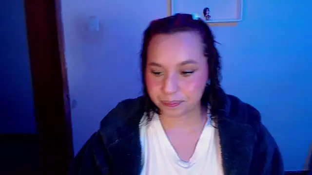 Snapshot of annie3 chatting on 01.06.25 annie3 online show from 01.06.25