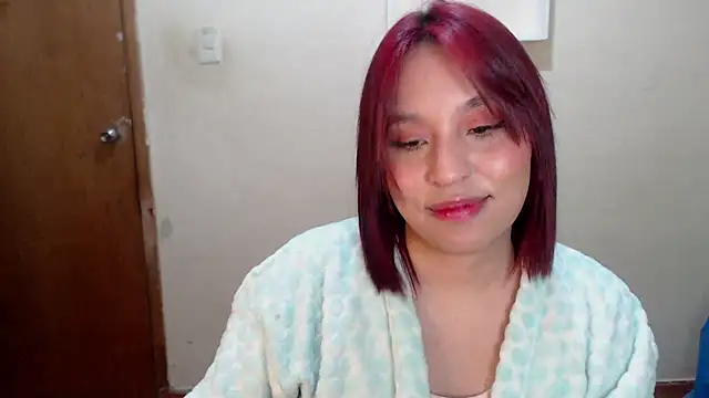 Snapshot of annie3 chatting on 01.10.25 annie3 online show from 01.10.25