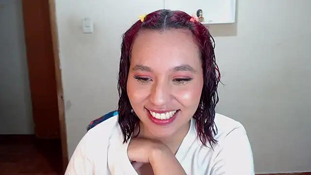 Snapshot of annie3 chatting on 01.17.25 annie3 online show from 01.17.25