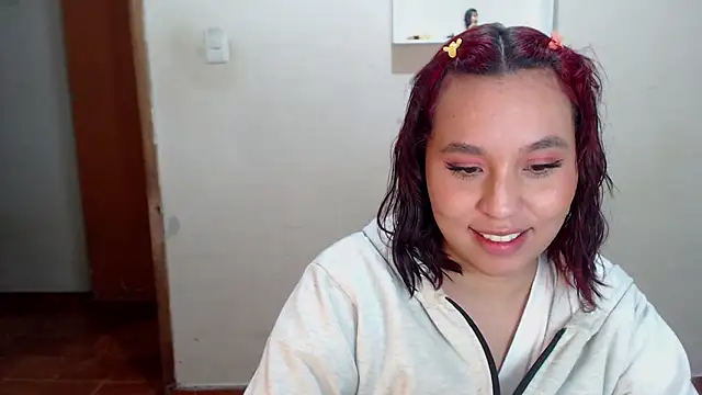 Snapshot of annie3 chatting on 01.17.25 annie3 online show from 01.17.25